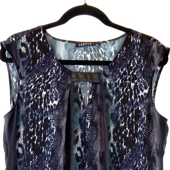 Trouve Sleeveless Snake Skin Faux Leather Top - Picture 4 of 7